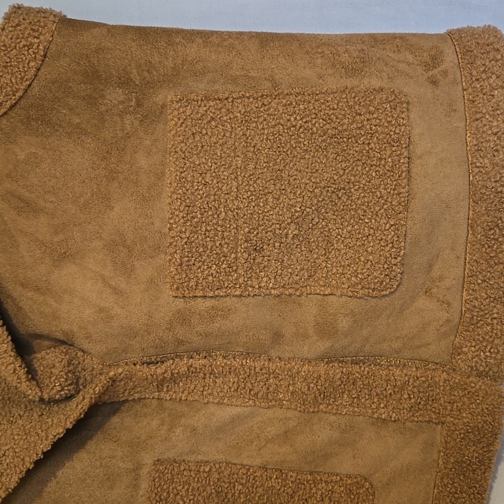 Maurices Womens Cozy Faux-Shearling Vest in Camel Sz L - Picture 3 of 9